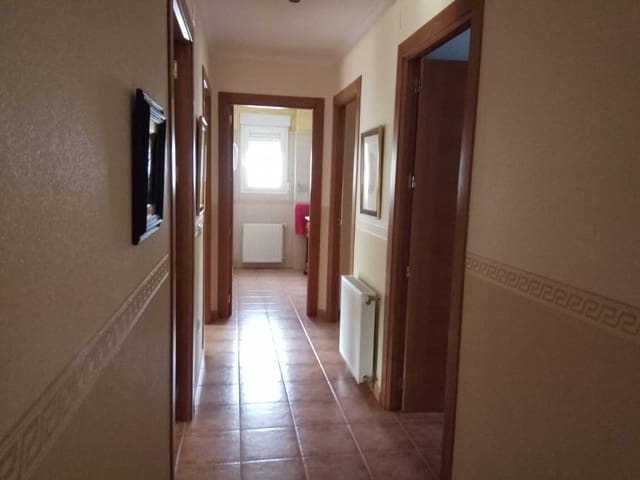 4 soverom Villa til salgs i Yecla med garasje - € 360 000 (Ref: 9241099)