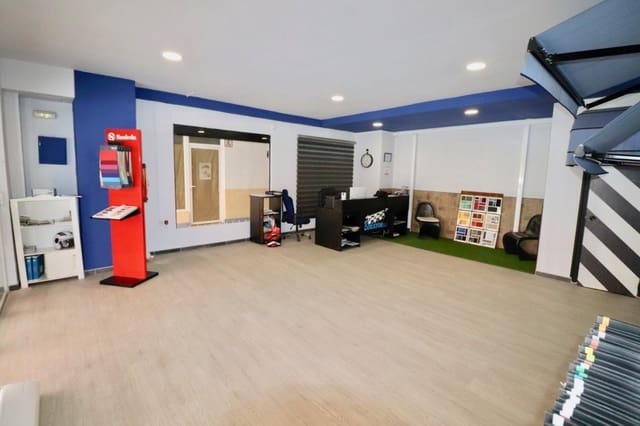 Commercial for sale in Centro Urbano, Benidorm - € 203,000 (Ref: 9241102)