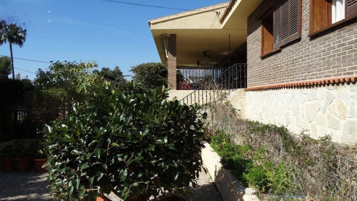 4 bedroom Villa for sale in Benidorm with pool garage - € 640,000 (Ref: 9241105)