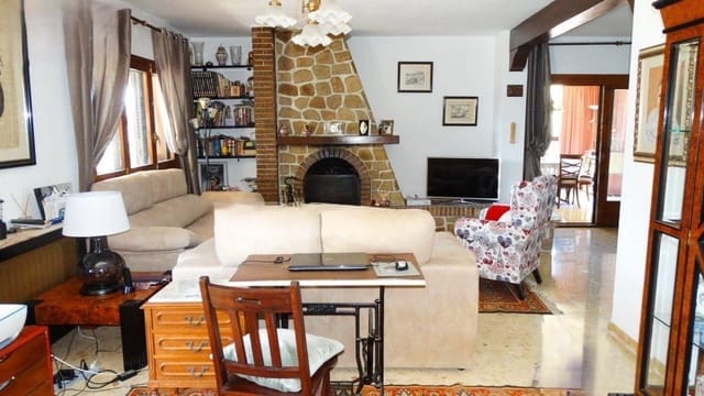 4 bedroom Villa for sale in Rincón Bajo, Benidorm with pool garage - € 640,000 (Ref: 9241105)