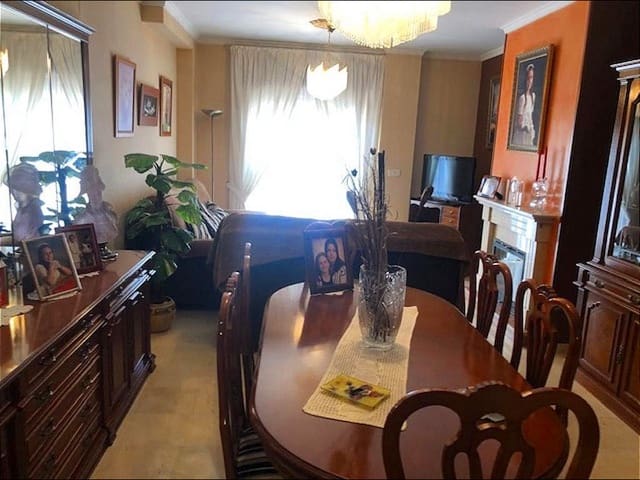 4 soveværelse Byhus til salg i La Nucia Pueblo  , La Nucia med garage - € 340.000 (Ref: 9241106)