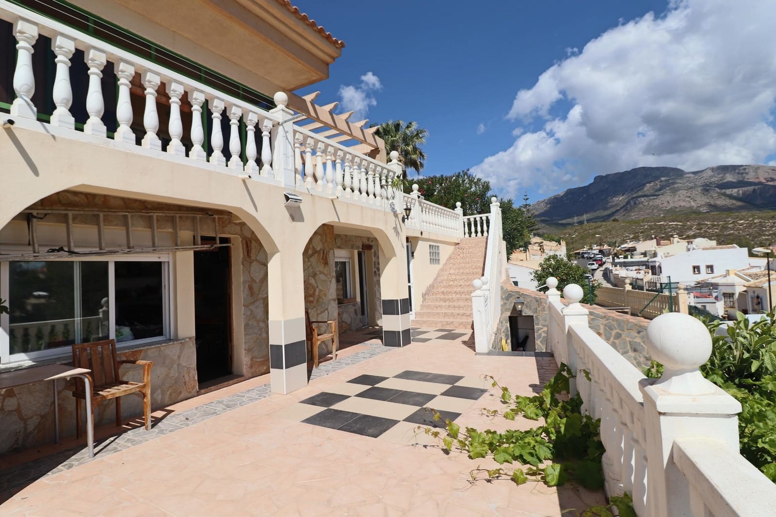 3 makuuhuone Huvila myytävänä paikassa La Nucia mukana uima-altaan 
autotalli - 530 000 € (Ref: 9241120)