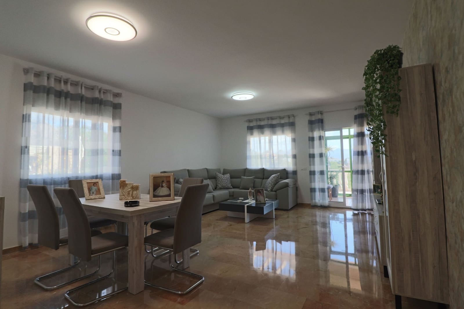 3 makuuhuone Huvila myytävänä paikassa La Nucia mukana uima-altaan 
autotalli - 530 000 € (Ref: 9241120)