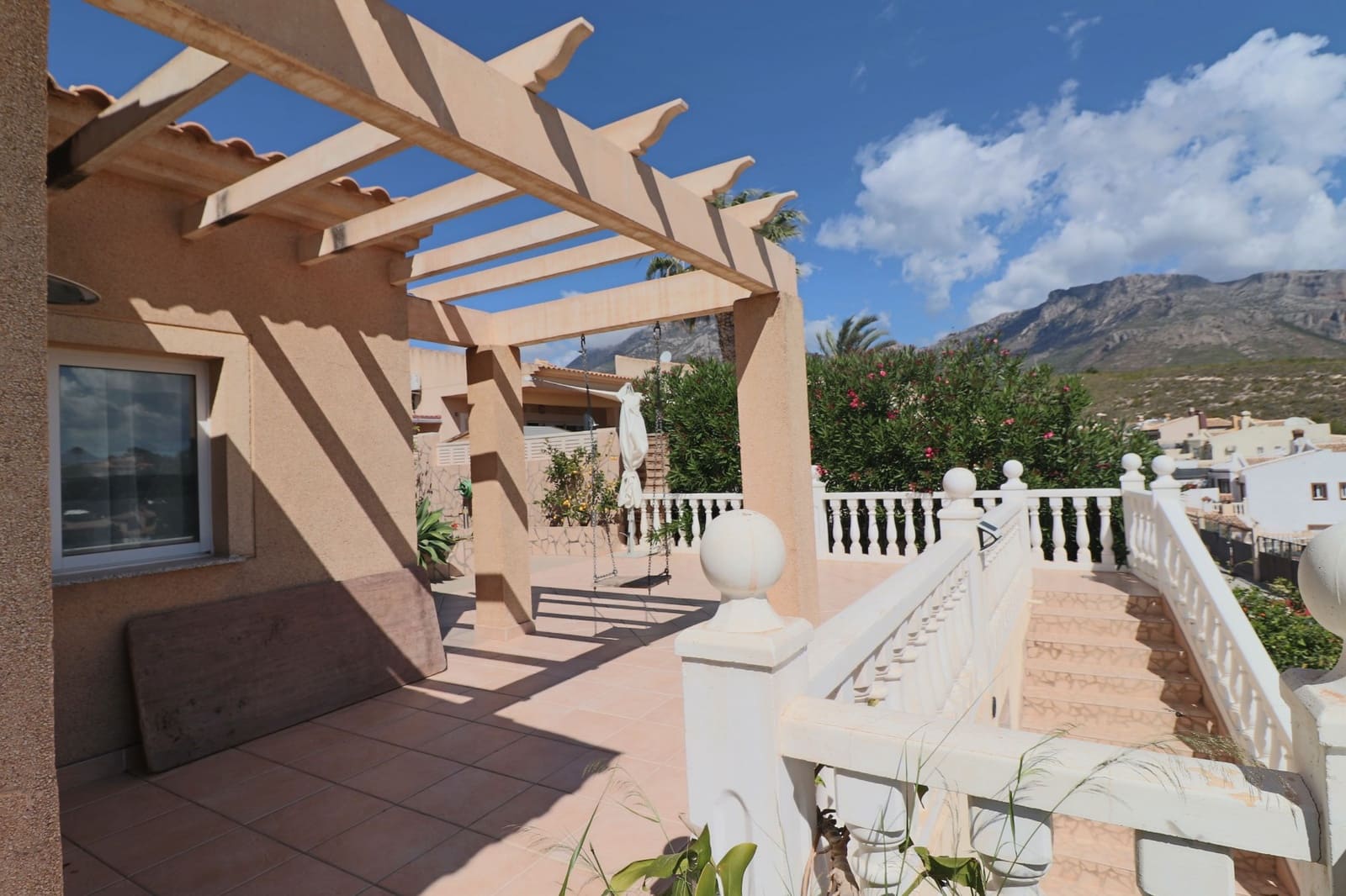 3 makuuhuone Huvila myytävänä paikassa La Nucia mukana uima-altaan 
autotalli - 530 000 € (Ref: 9241120)