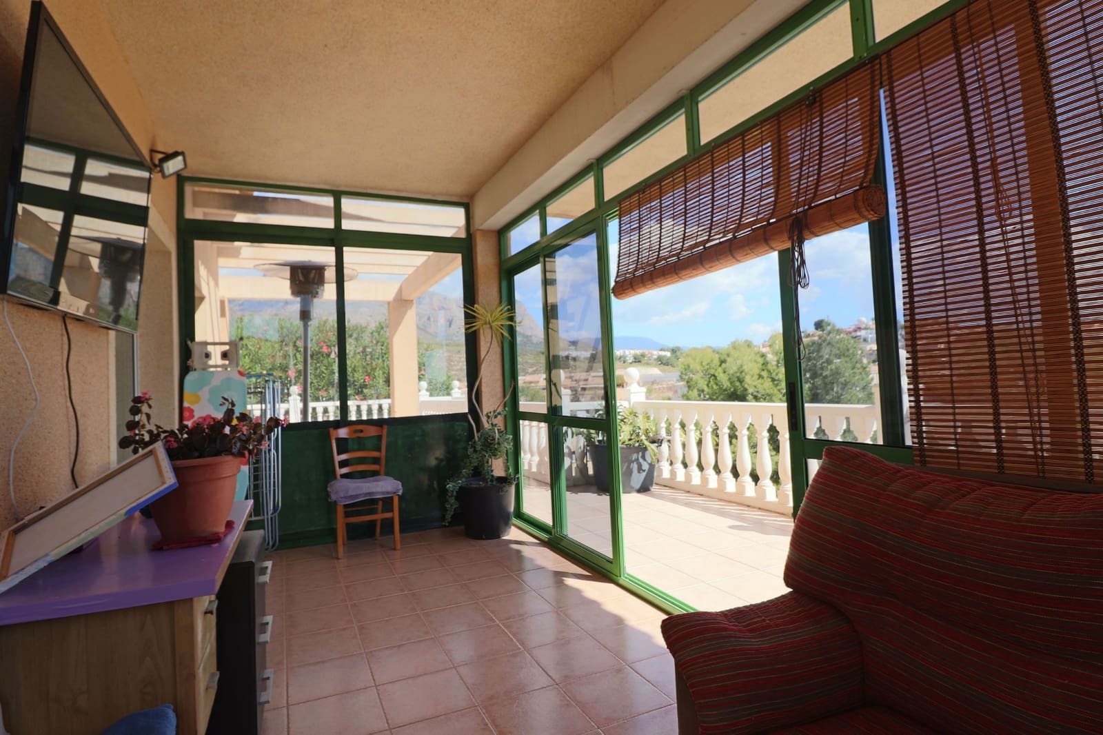 3 makuuhuone Huvila myytävänä paikassa La Nucia mukana uima-altaan 
autotalli - 530 000 € (Ref: 9241120)