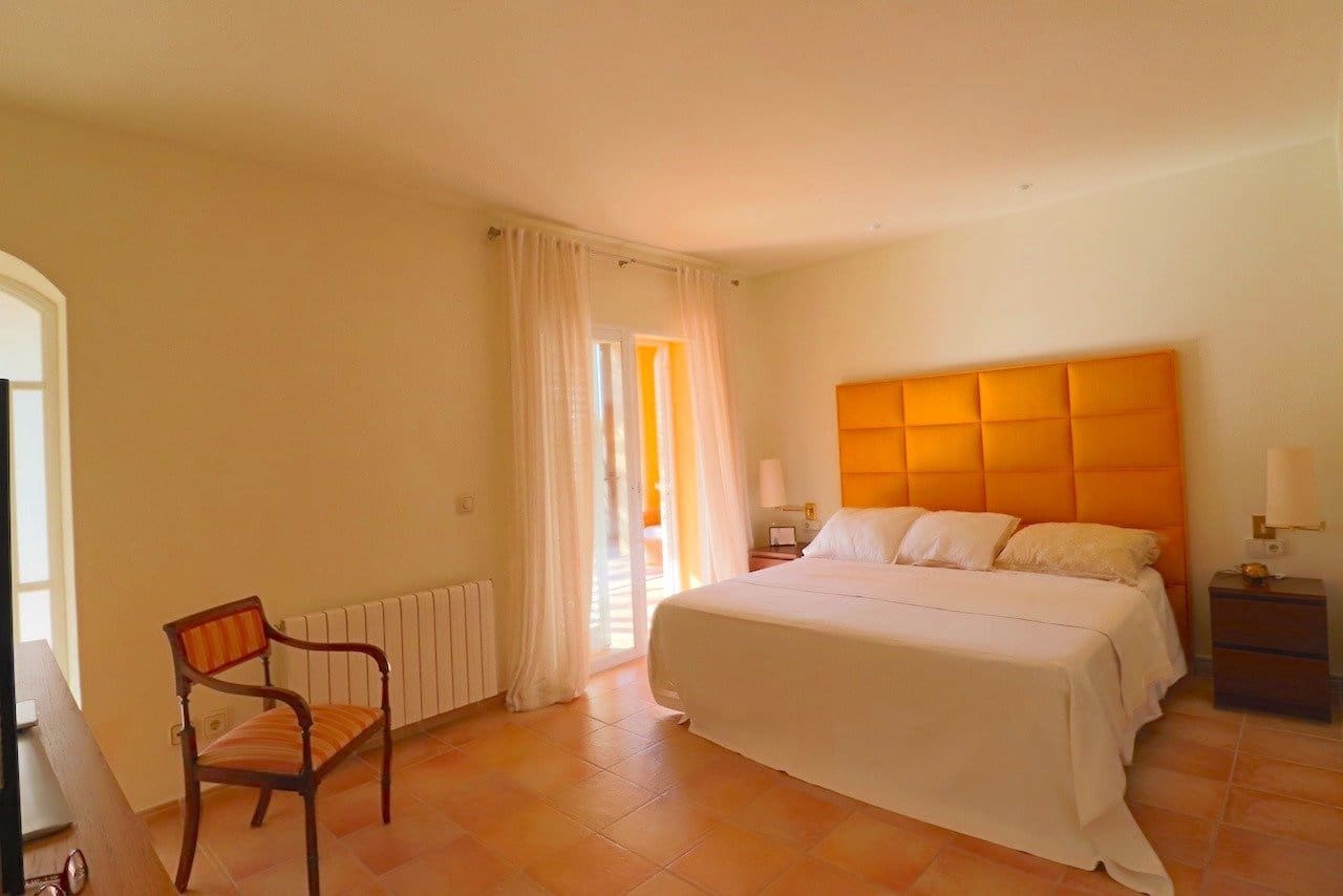 Chalet de 4 habitaciones en Benidorm en venta con piscina garaje - 950.000 € (Ref: 9243557)