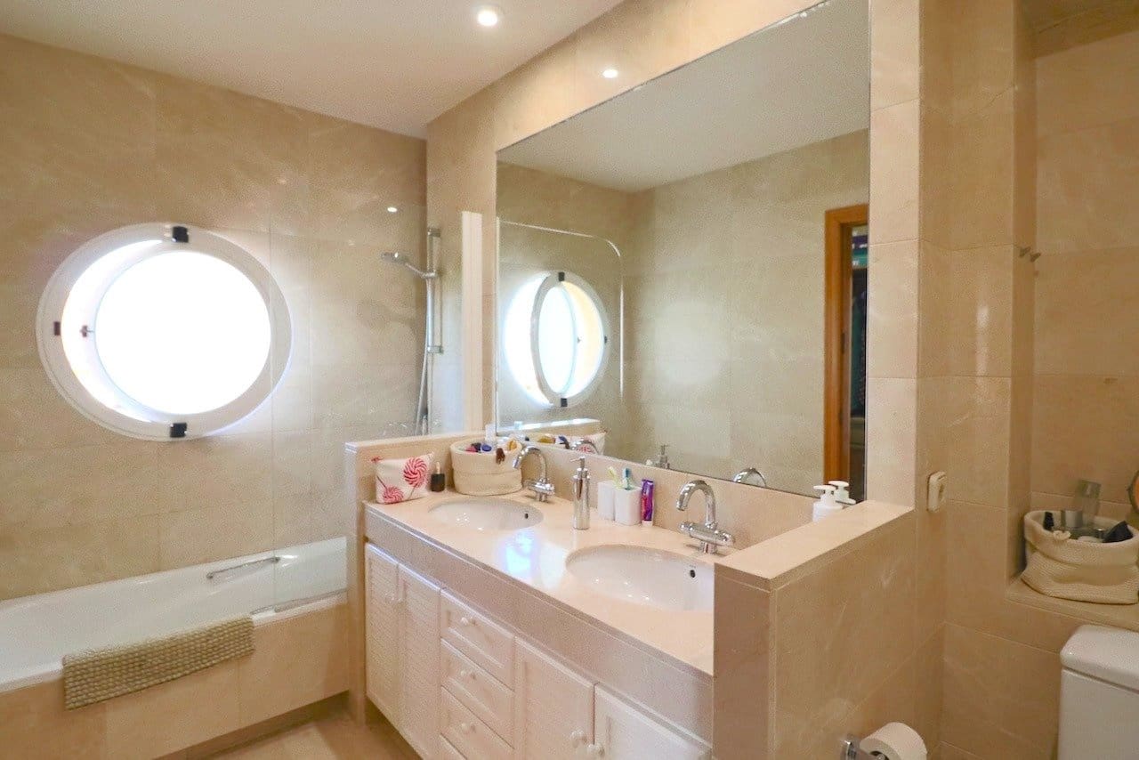 Chalet de 4 habitaciones en Benidorm en venta con piscina garaje - 950.000 € (Ref: 9243557)