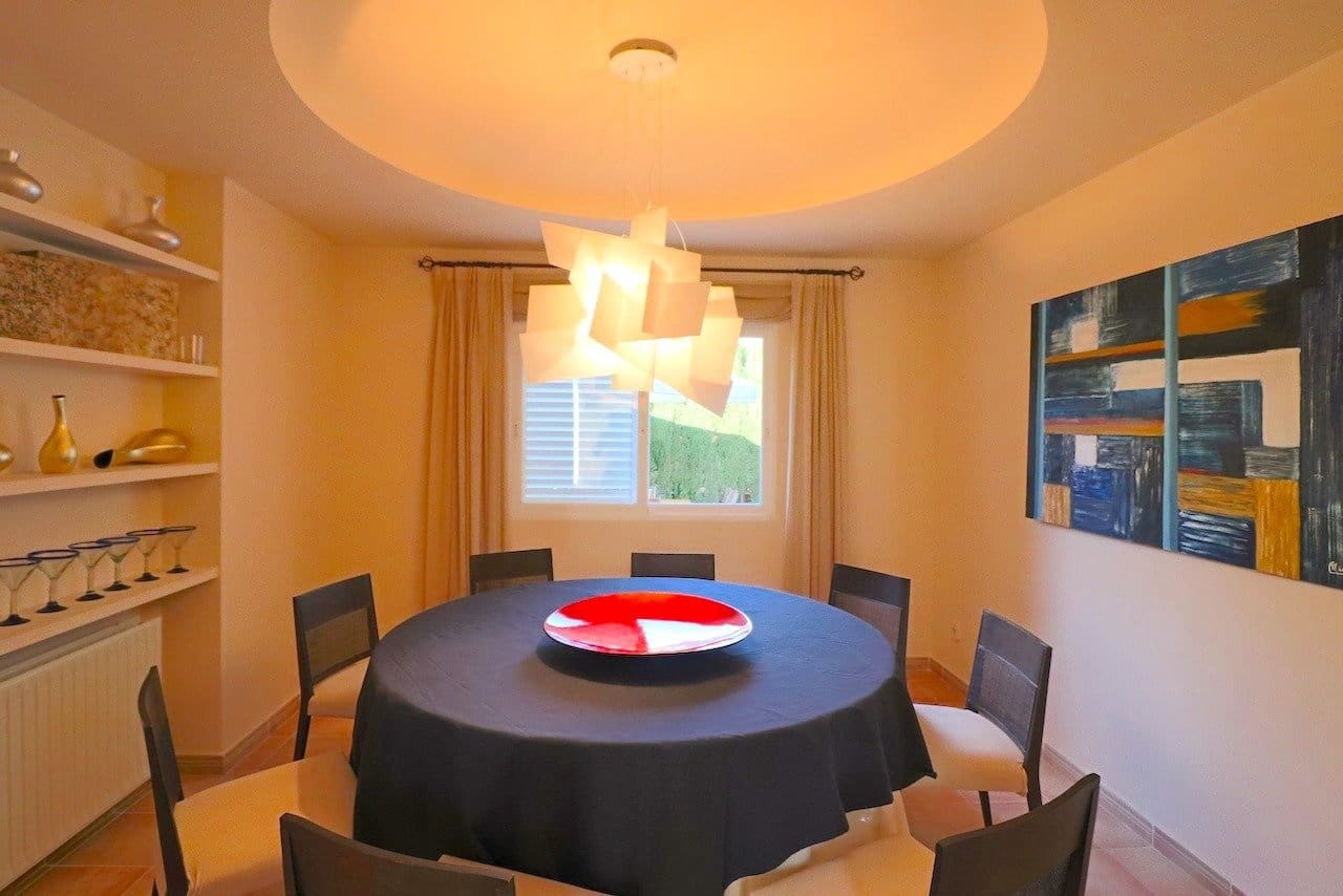 Chalet de 4 habitaciones en Benidorm en venta con piscina garaje - 950.000 € (Ref: 9243557)