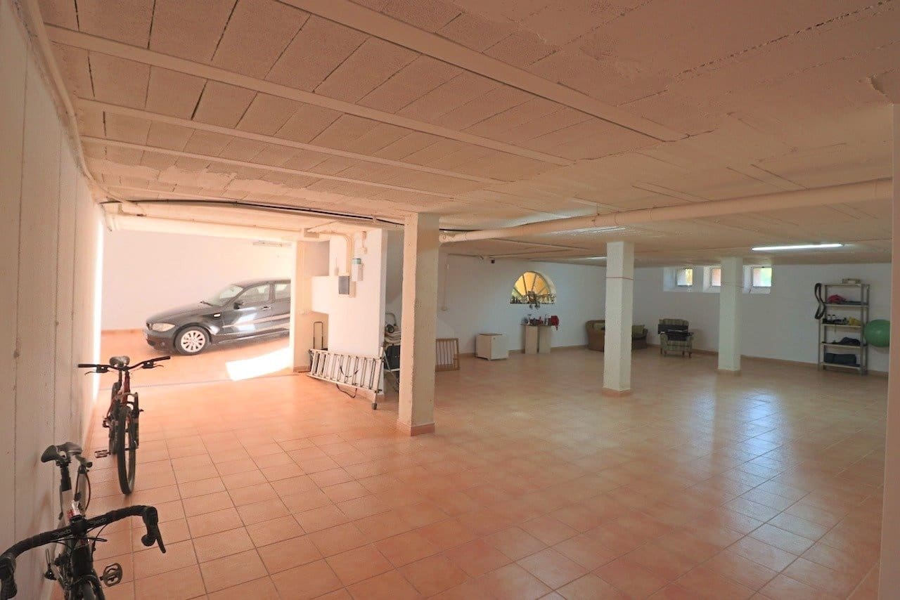 Chalet de 4 habitaciones en Benidorm en venta con piscina garaje - 950.000 € (Ref: 9243557)