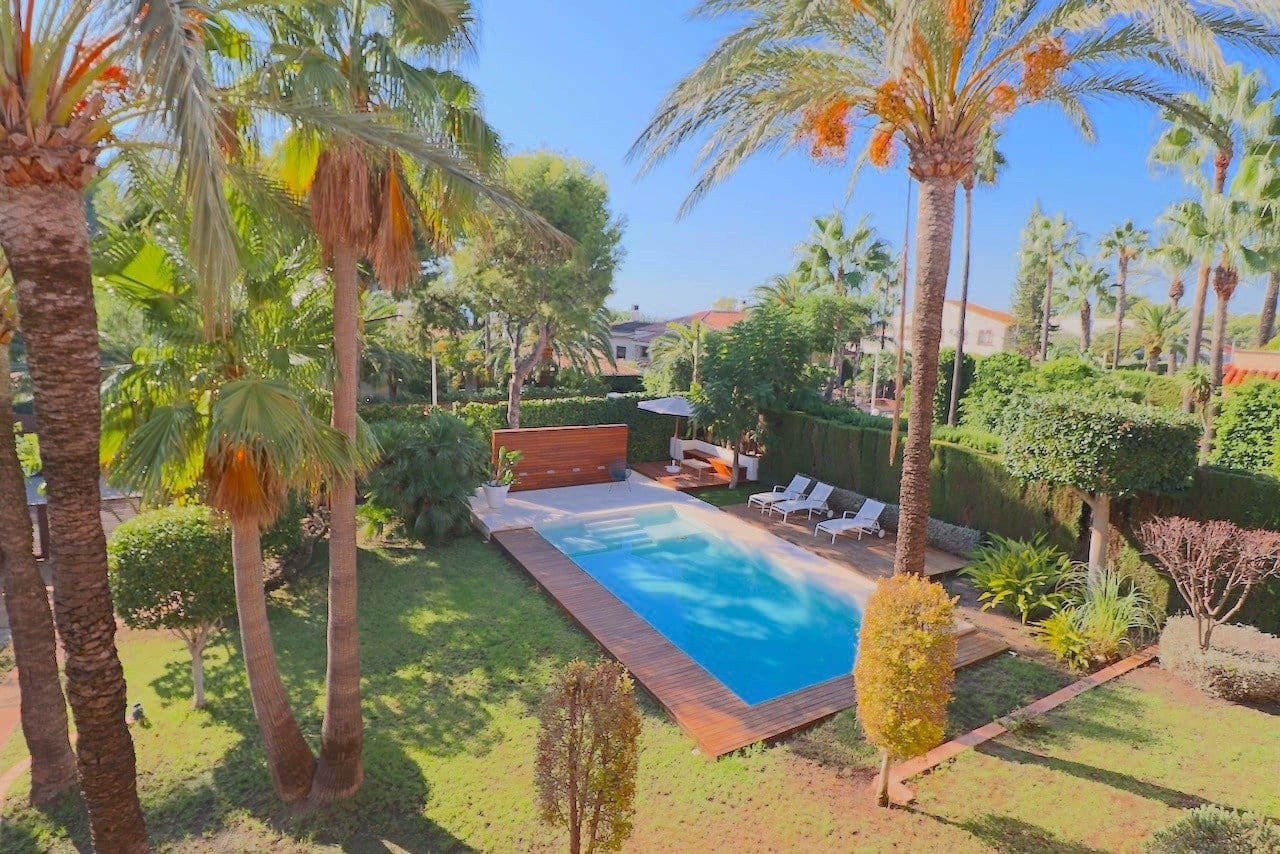 Chalet de 4 habitaciones en Benidorm en venta con piscina garaje - 950.000 € (Ref: 9243557)