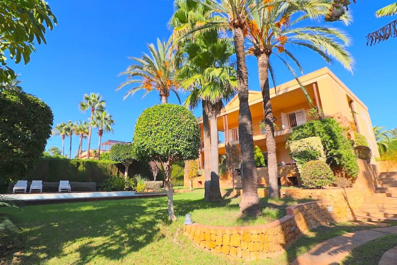 Chalet de 4 habitaciones en Benidorm en venta con piscina garaje - 950.000 € (Ref: 9243557)