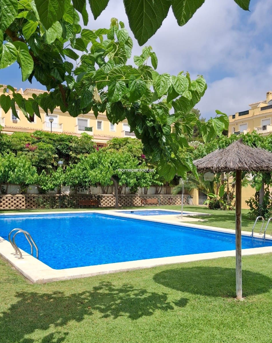 4 sypialnia Dom na sprzedaż w La Nucia z basenem garażem - 366 000 € (Ref: 9254160)