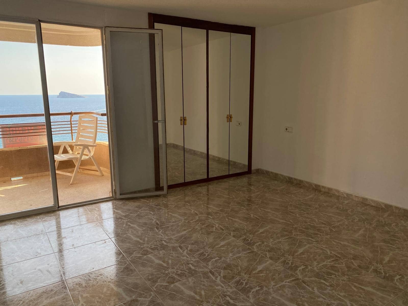 2 soverom Strandleiligheter til salgs i Benidorm med svømmebasseng garasje - € 469 990 (Ref: 9295974)