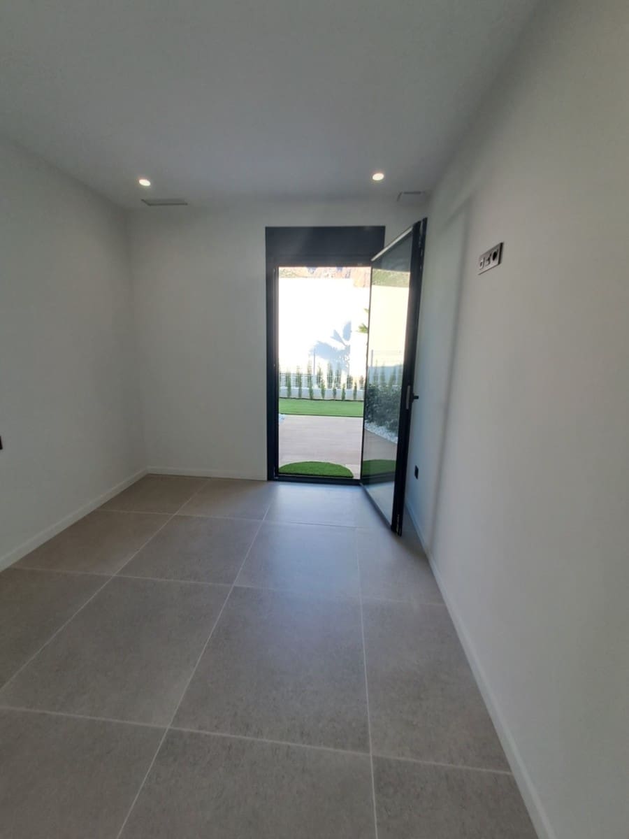 3 sypialnia Willa na sprzedaż w Polop z basenem garażem - 525 000 € (Ref: 9296337)