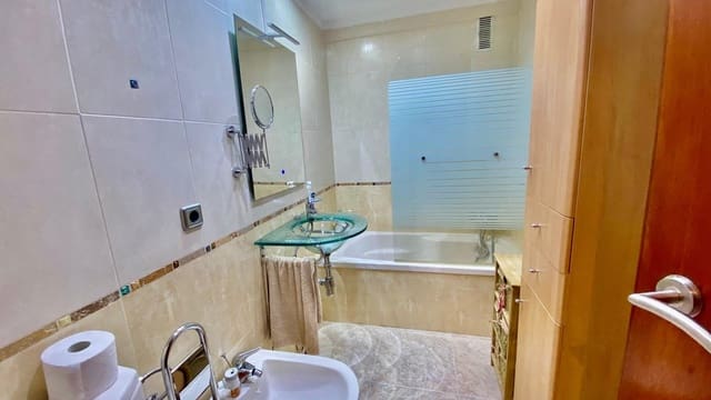 Apartamento de 2 habitaciones en Playa Levante, Benidorm en venta con garaje - 281.000 € (Ref: 9325498)