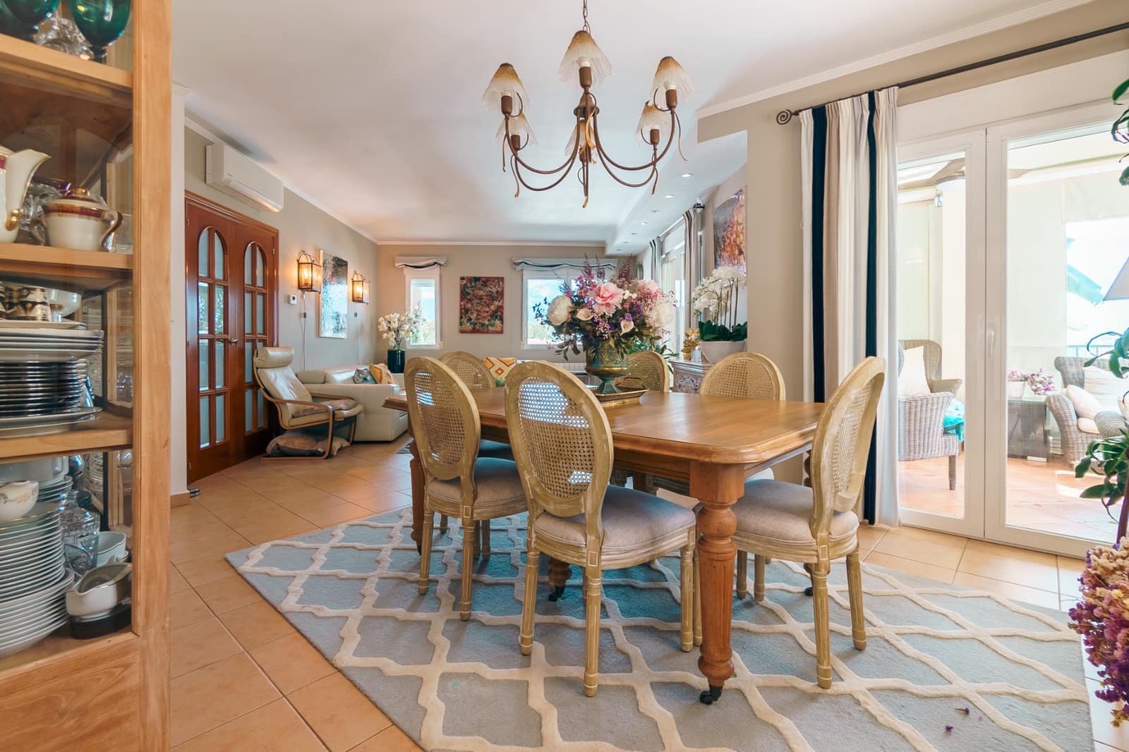 Chalet de 4 habitaciones en Alfaz del Pi / L'Alfàs del Pi en venta con piscina garaje - 649.000 € (Ref: 9383554)