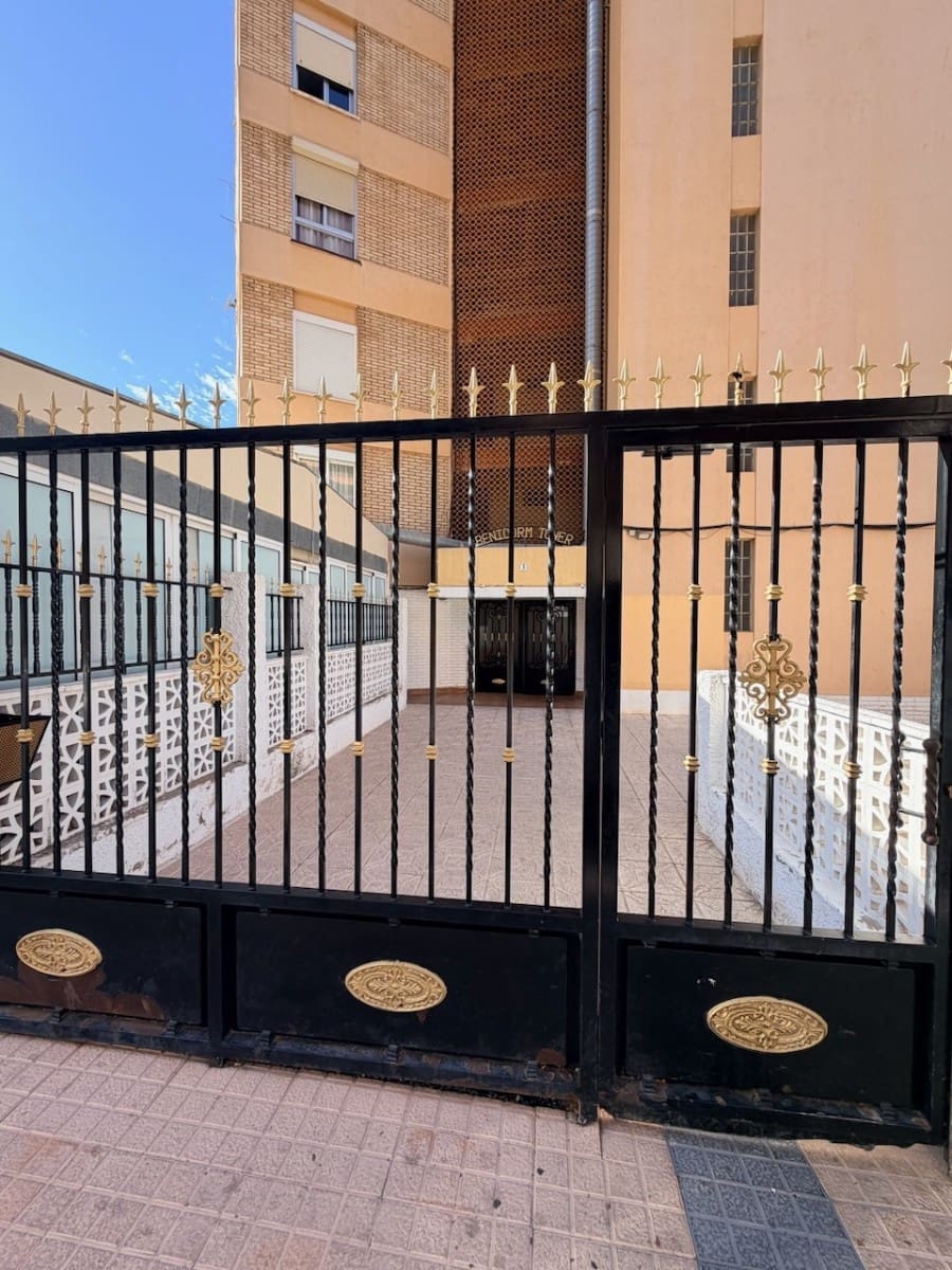 Leilighet til salgs i Benidorm med svømmebasseng - € 153 000 (Ref: 9428794)