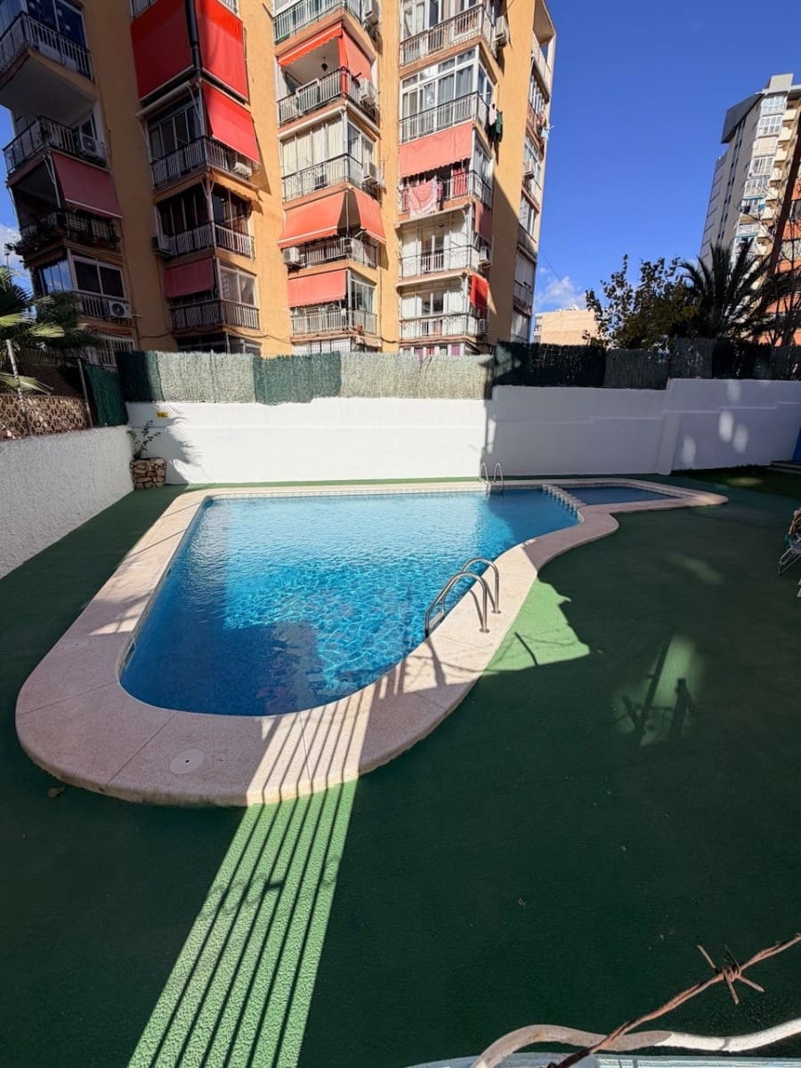Leilighet til salgs i Benidorm med svømmebasseng - € 153 000 (Ref: 9428794)