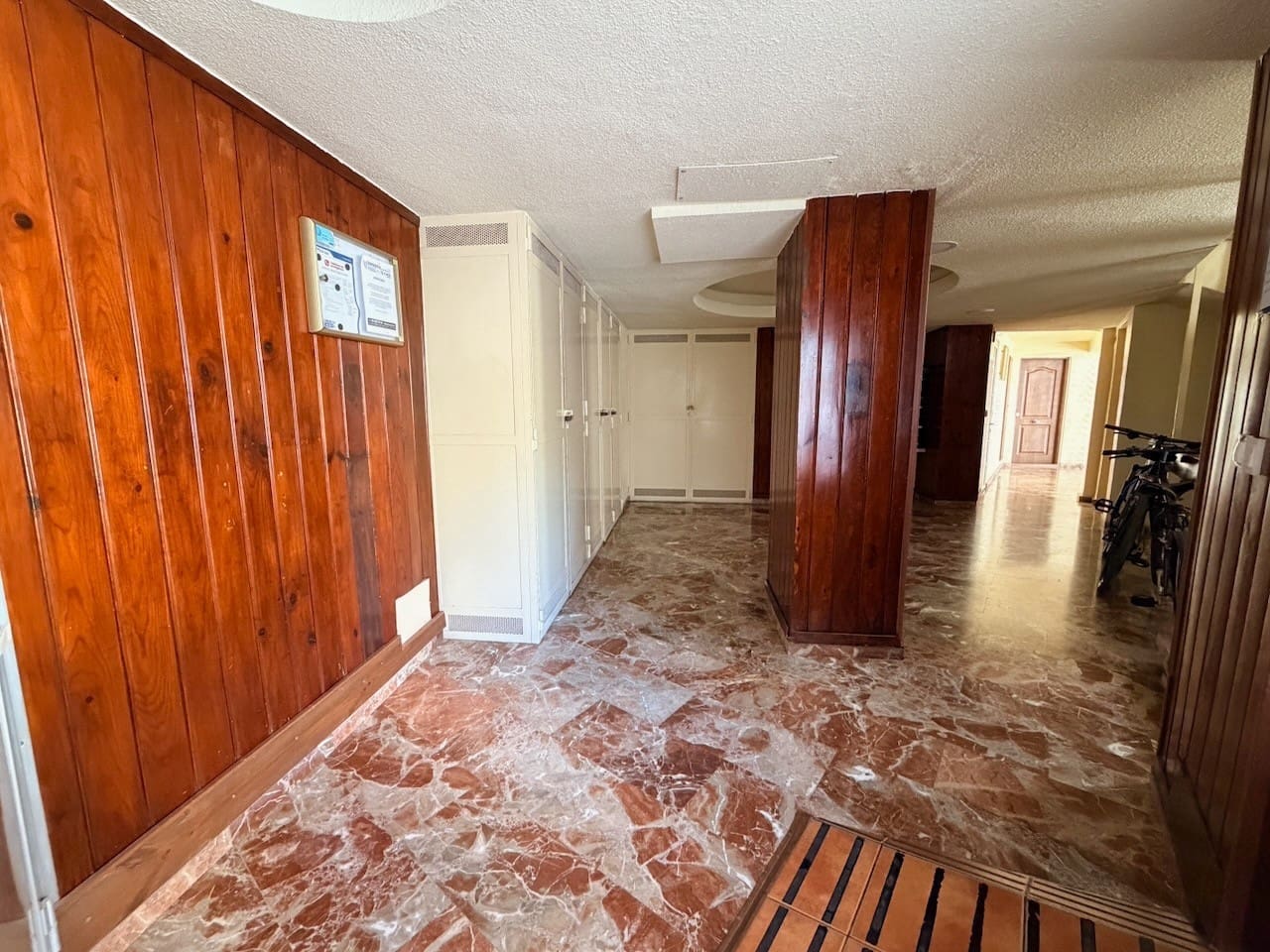 Leilighet til salgs i Benidorm med svømmebasseng - € 153 000 (Ref: 9428794)