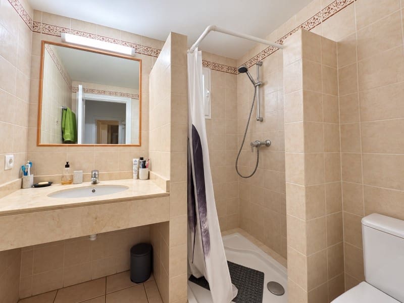 2 bedroom Apartment for sale in Santa Ponsa with pool garage - € 650,000 (Ref: 10008864)