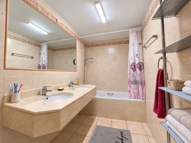 2 makuuhuone Huoneisto myytävänä paikassa Santa Ponsa, Calvià mukana uima-altaan 
autotalli - 650 000 € (Ref: 10008864)