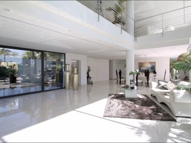 4 bedroom Villa for rent in Santa Ponsa, Calvià with pool garage - € 17,000 (Ref: 10011200)