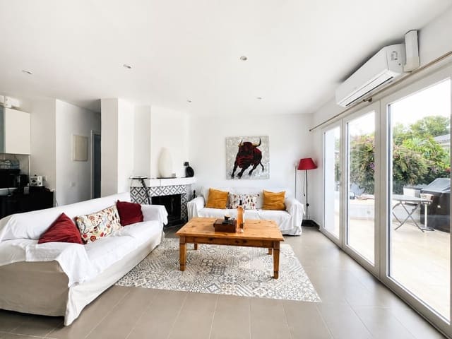 3 bedroom Villa for rent in Costa de la Calma, Calvià with pool garage - € 4,500 (Ref: 10020662)