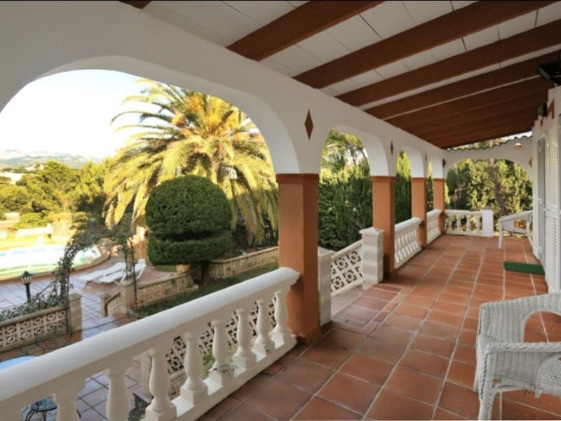 5 soveværelse Villa til leje i Santa Ponsa med swimmingpool garage - € 4.500 (Ref: 10030282)
