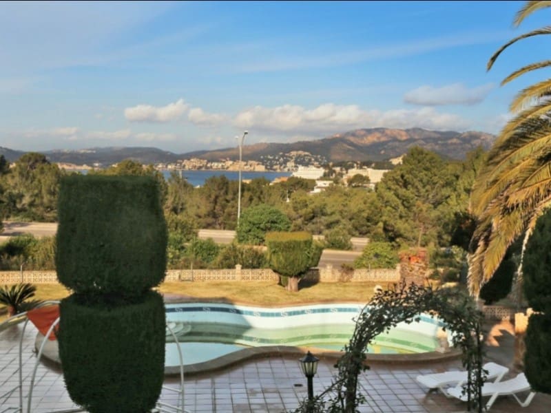 5 soveværelse Villa til leje i Santa Ponsa med swimmingpool garage - € 4.500 (Ref: 10030282)