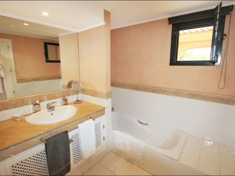 3 quarto Apartamento para venda em Santa Ponsa com piscina - 1 200 000 € (Ref: 10033656)