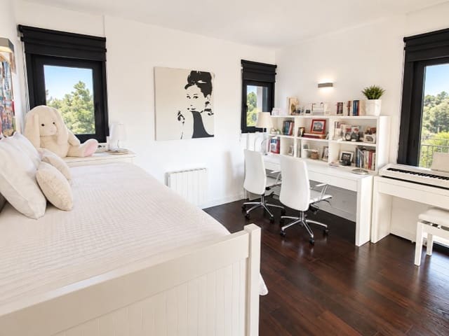 3 soveværelse Lejlighed til salg i Santa Ponsa, Calvià med swimmingpool - € 1.200.000 (Ref: 10033656)