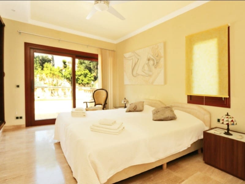 6 bedroom Villa for rent in El Toro with pool - € 7,000 (Ref: 10044925)