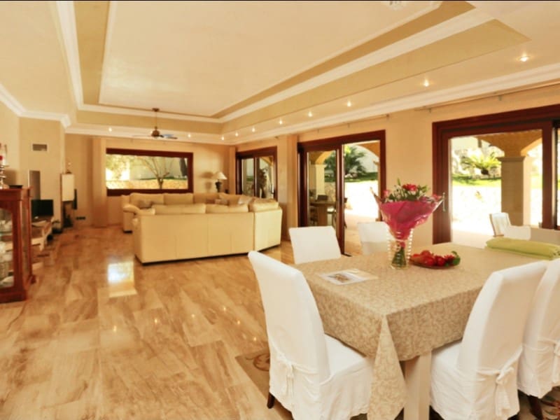 6 bedroom Villa for rent in El Toro with pool - € 7,000 (Ref: 10044925)