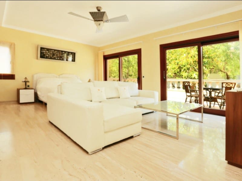 6 bedroom Villa for rent in El Toro with pool - € 7,000 (Ref: 10044925)