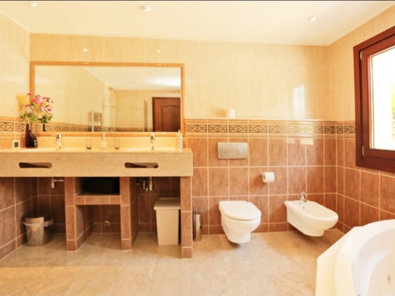6 bedroom Villa for rent in El Toro with pool - € 7,000 (Ref: 10044925)