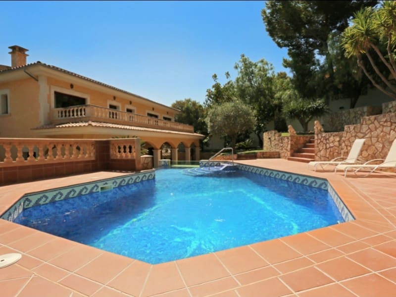 6 bedroom Villa for rent in El Toro with pool - € 7,000 (Ref: 10044925)