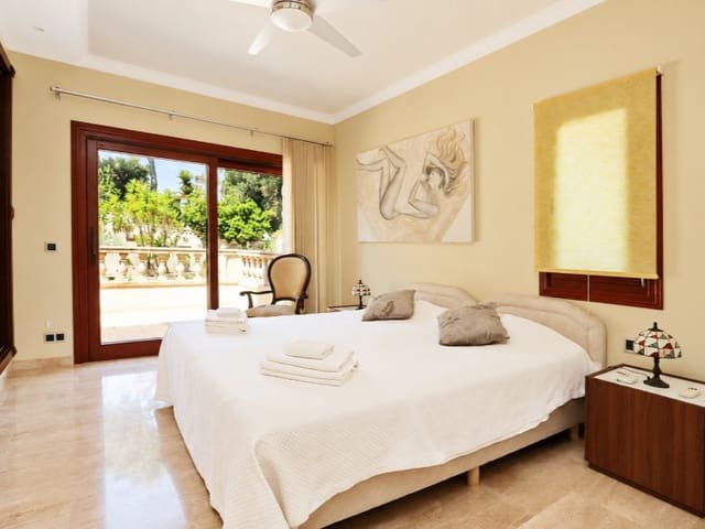 6 bedroom Villa for rent in El Toro with pool - € 7,000 (Ref: 10044925)