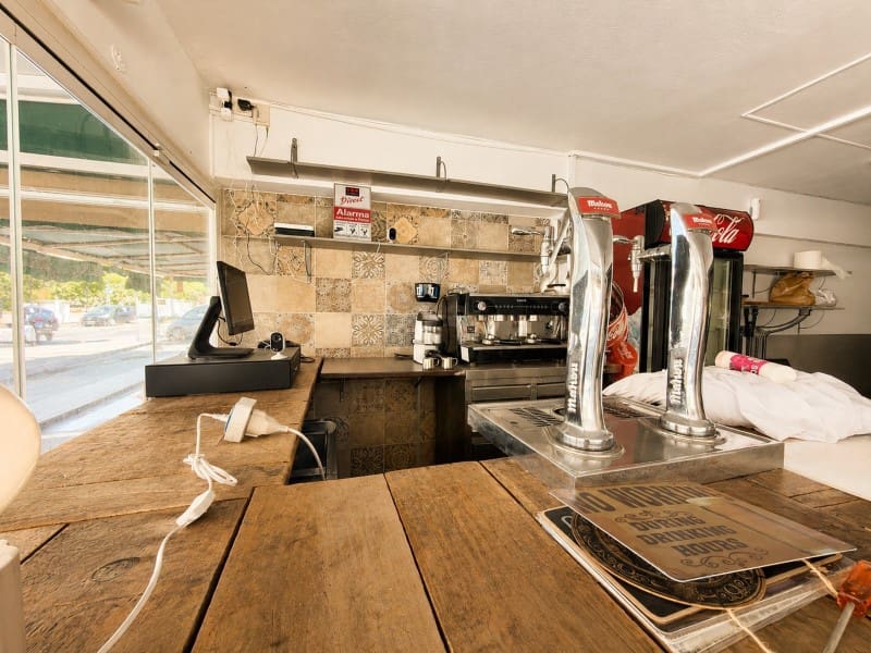 Kaupallinen myytävänä paikassa Costa de la Calma - 175 000 € (Ref: 10075504)
