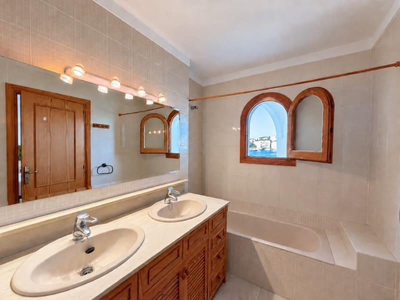 4 Zimmer Villa zu vermieten in Santa Ponsa mit Garage - 3.000 € (Ref: 10078203)