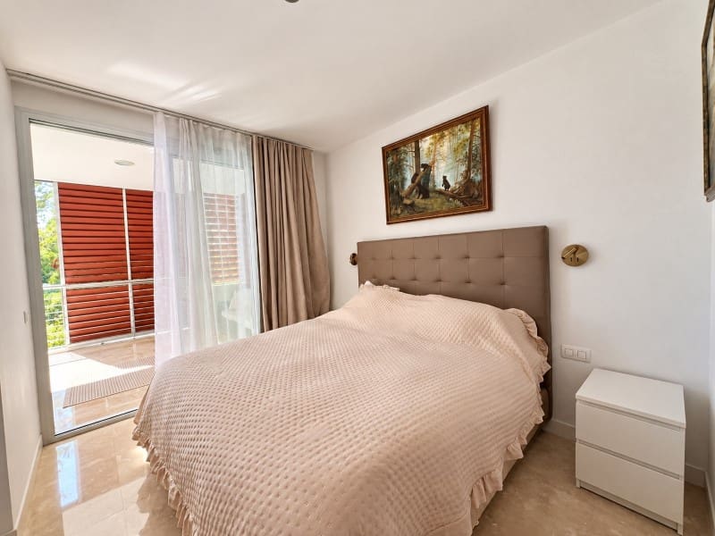 2 bedroom Apartment for sale in Bendinat with pool garage - € 1,750,000 (Ref: 10078204)