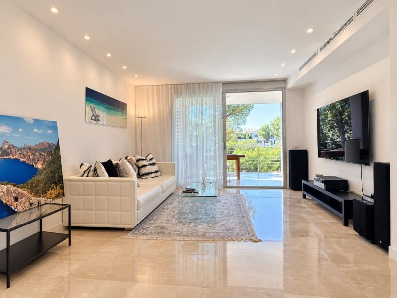 2 bedroom Apartment for sale in Bendinat with pool garage - € 1,750,000 (Ref: 10078204)