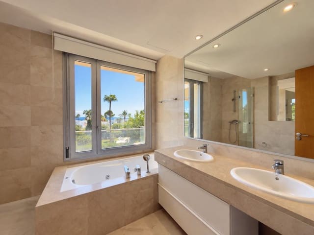 3 soverom Leilighet til leie i Sol de Mallorca, Calvià med svømmebasseng garasje - € 3 000 (Ref: 10081108)