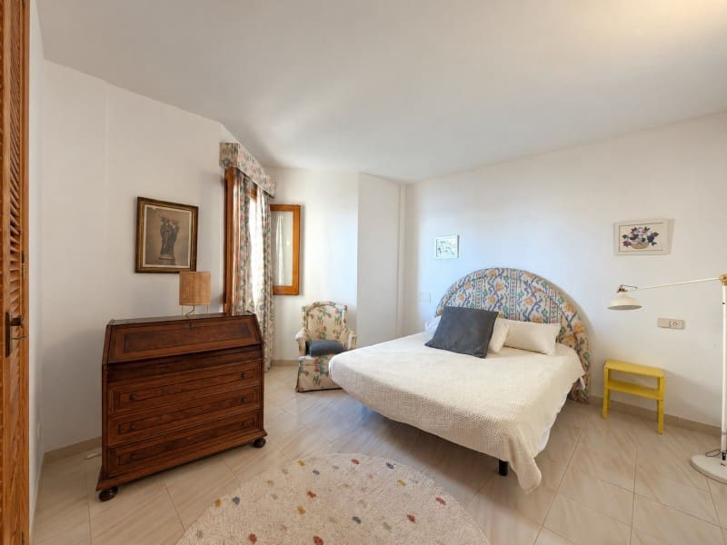 4 slaapkamer Villa te huur in Santa Ponsa met garage - € 2.700 (Ref: 10098203)