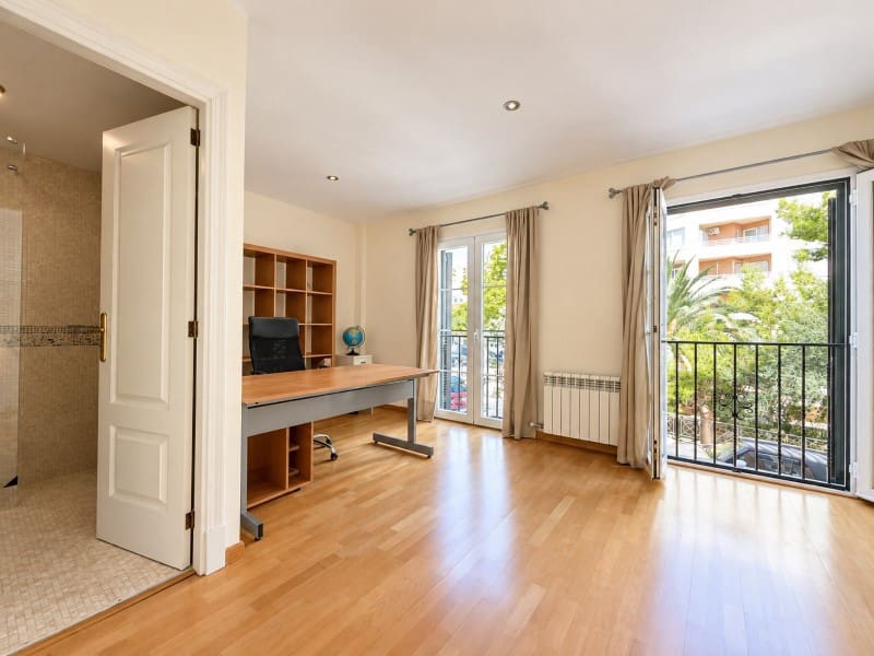 4 bedroom Apartment for rent in Palma de Mallorca - € 2,500 (Ref: 10100124)