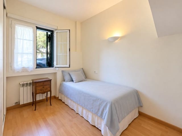 Appartement de 4 chambres à louer à Portopi, Palma de Mallorca - 2 500 € (Ref: 10100124)