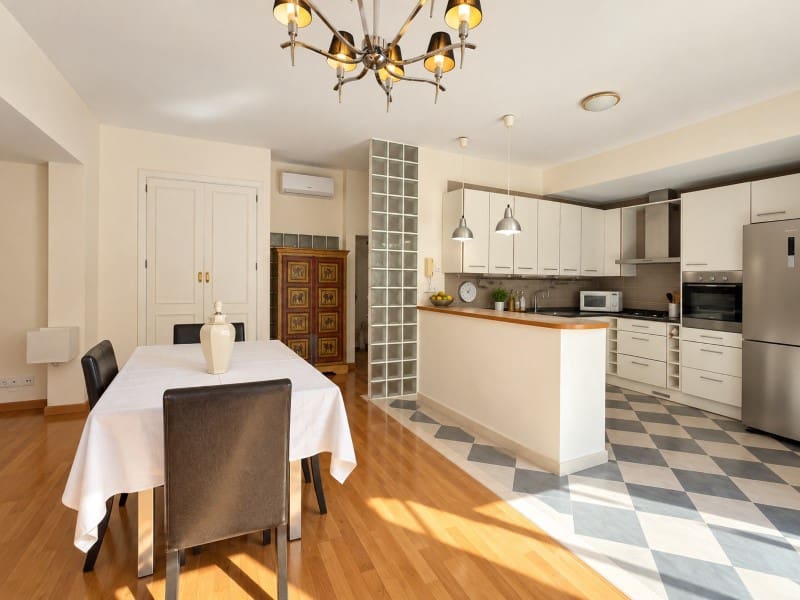 4 bedroom Apartment for rent in Palma de Mallorca - € 2,500 (Ref: 10100124)