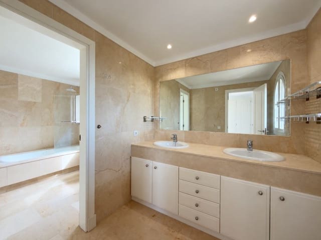 Chalet de 4 habitaciones en Portals Nous, Calvià en alquiler con piscina garaje - 7.500 € (Ref: 10124293)