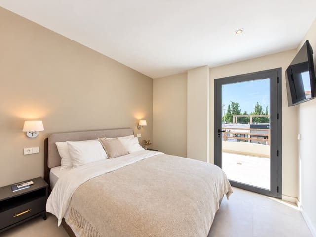 2 bedroom Apartment for sale in Portals Nous, Calvià with pool garage - € 910,000 (Ref: 10129076)