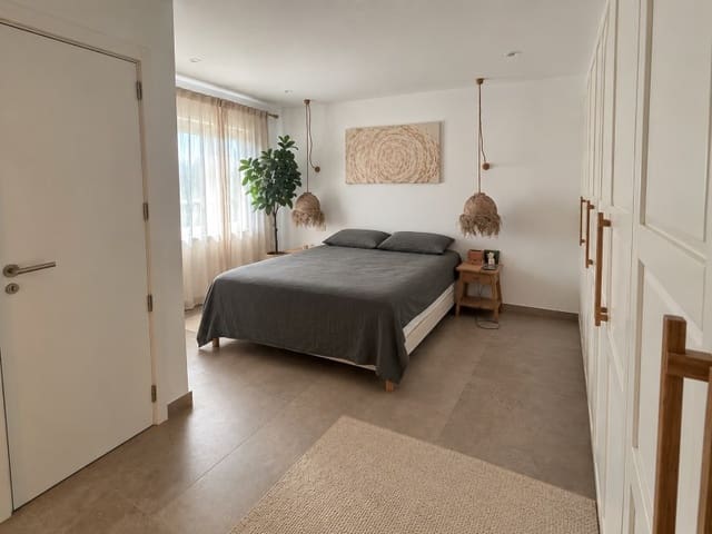 4 quarto Moradia Geminada para venda em Bendinat, Calvià com piscina garagem - 1 690 000 € (Ref: 10135950)