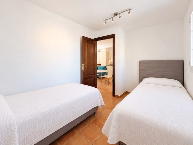 2 sypialnia Apartament do wynajęcia w Santa Ponsa z basenem garażem - 2 500 € (Ref: 10139451)